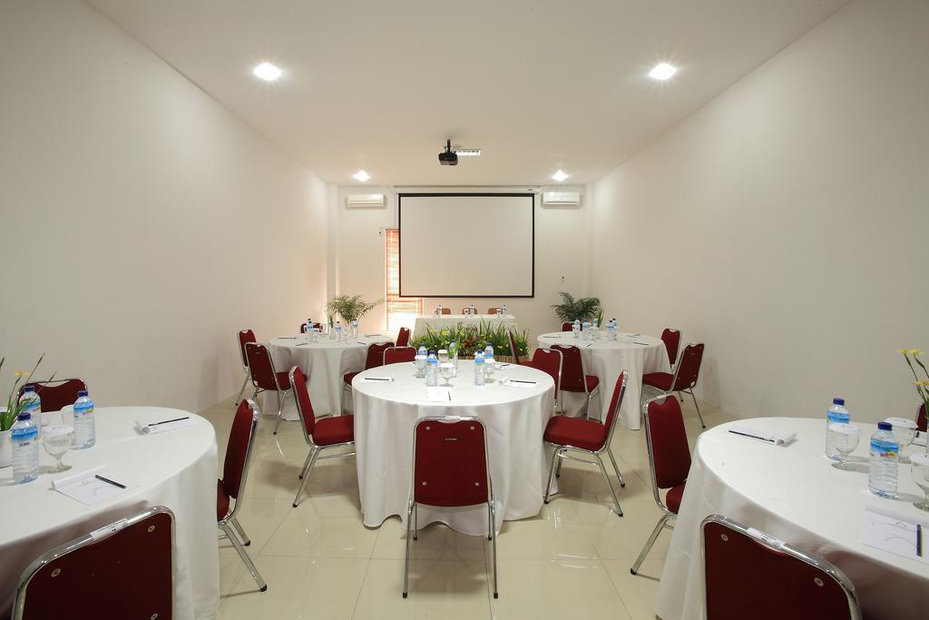 Narmada Convention Hall Hotel Mataram Exterior photo