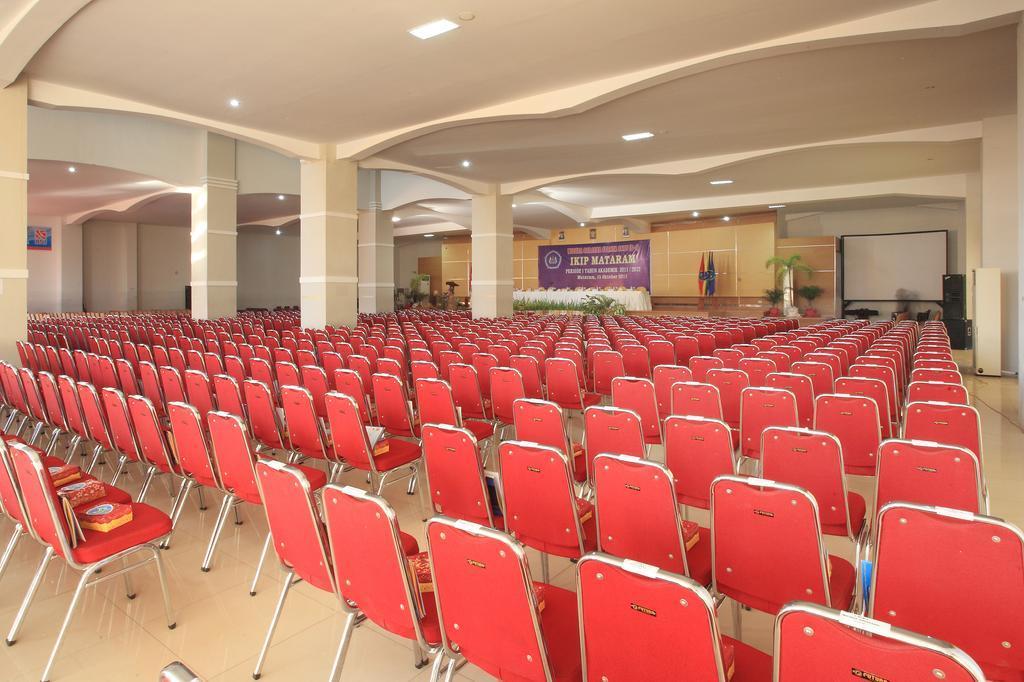 Narmada Convention Hall Hotel Mataram Exterior photo